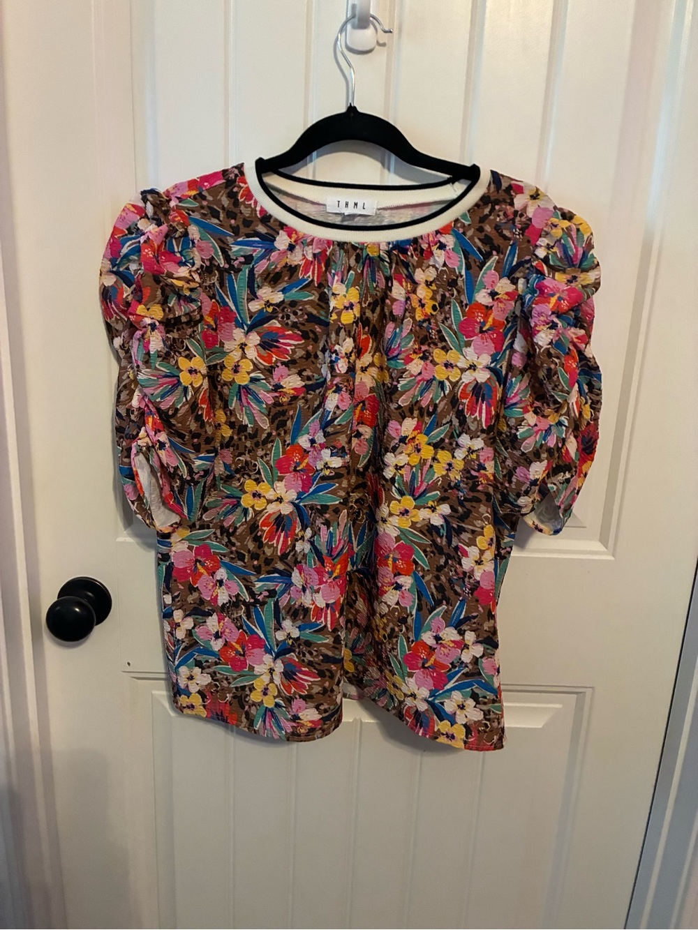 THML Multicolor Floral Puff-Sleeve Blouse with Contrast Neckline